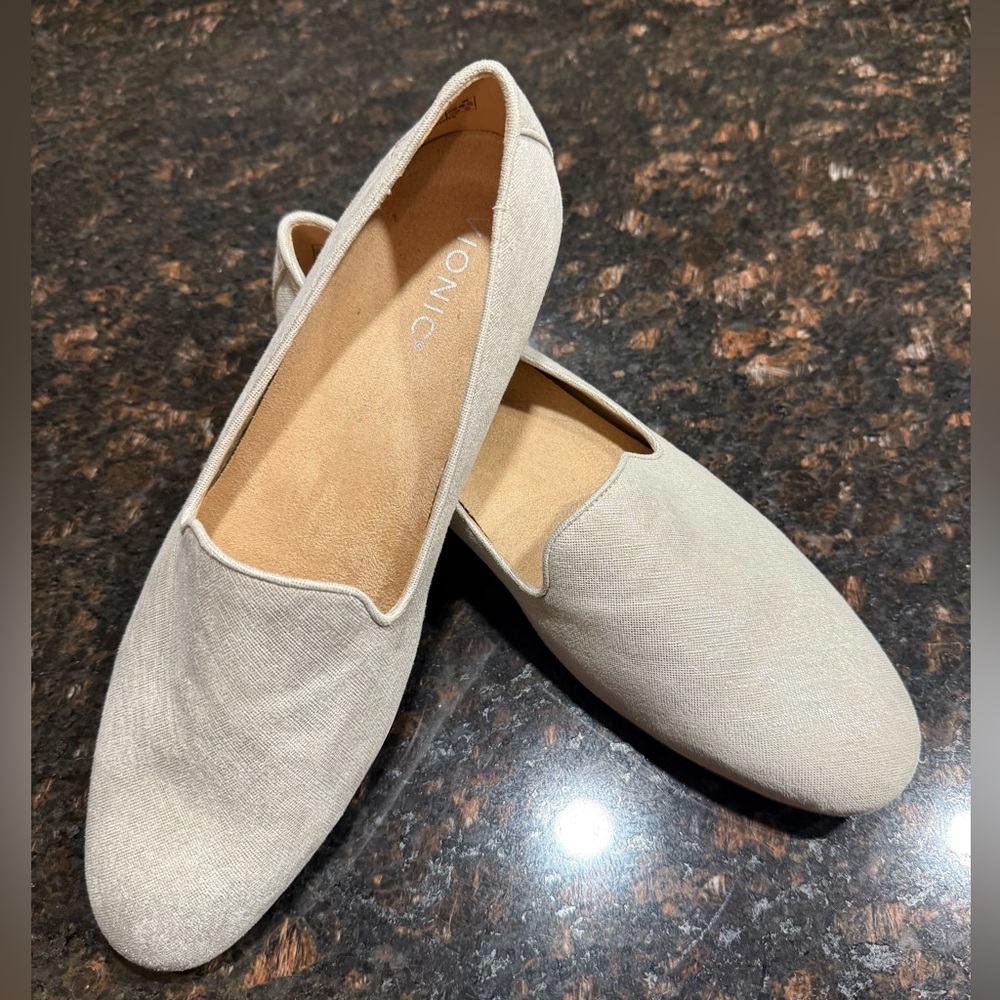 NWOT Vionic Cream/Light Beige Sparkle Loafer Flats-Comfort Slip-On Shoes, 9.5